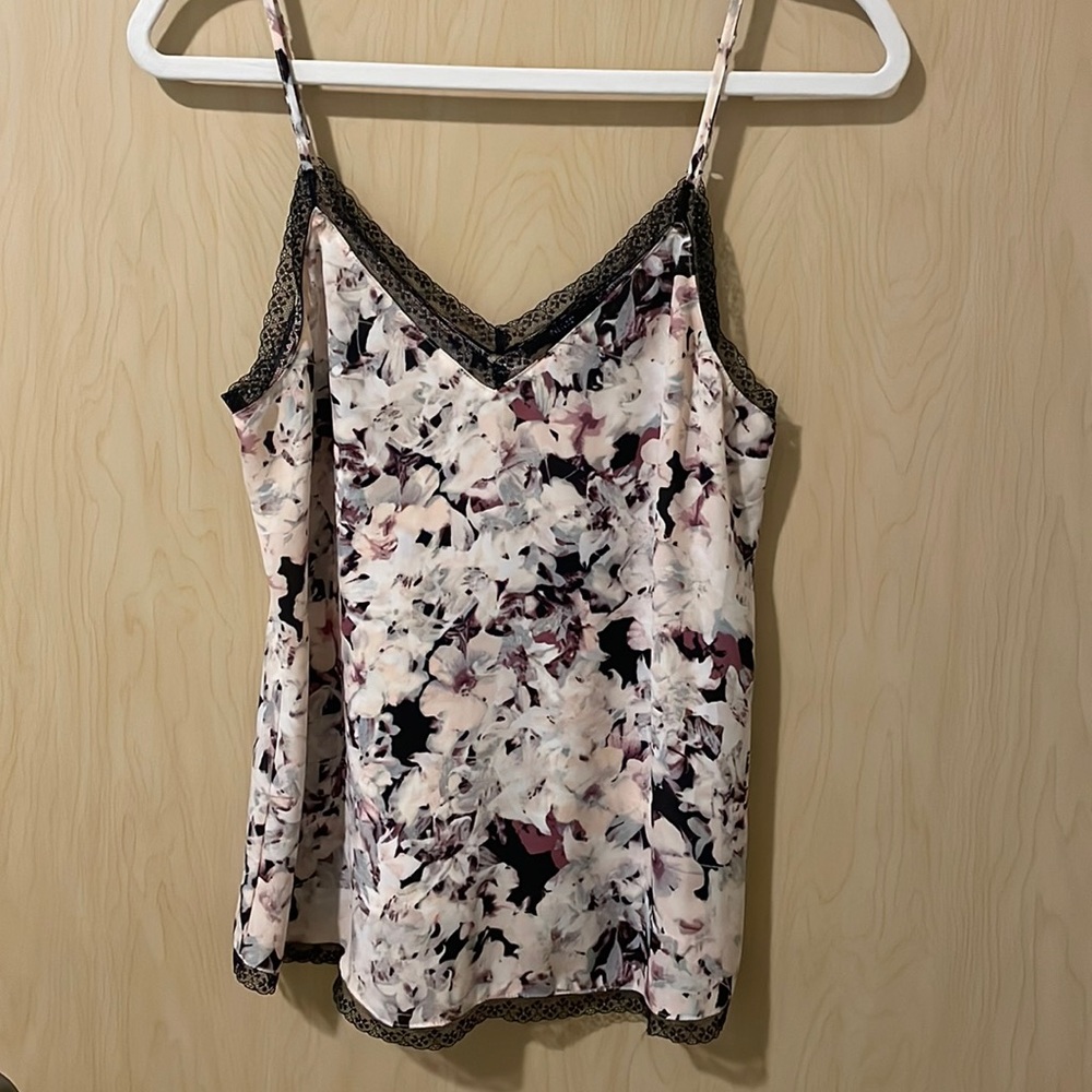 Floral tank top with lace detail